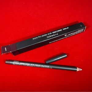 DISCONTINUED ✨ MAC Lip Pencil Currant